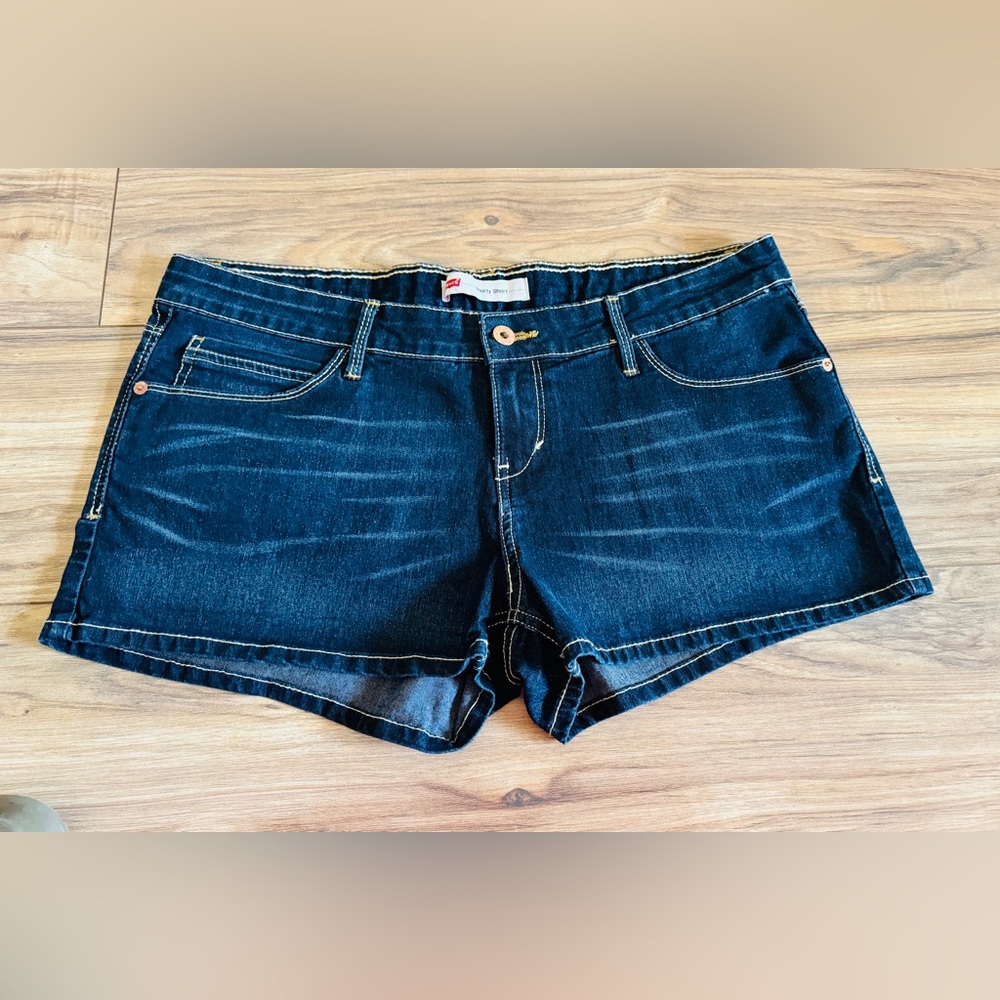 Levi's women jean shorts